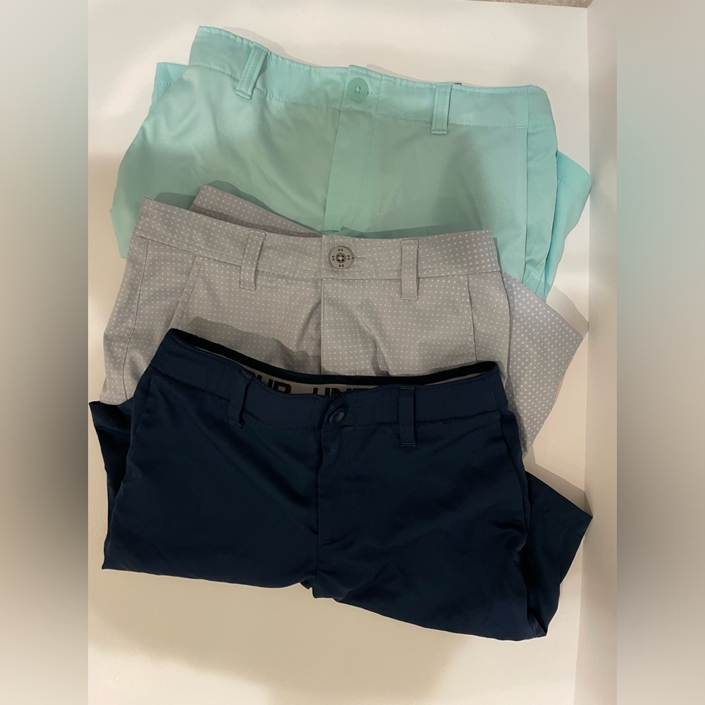 BOYS SIZE 12 UNDER ARMOUR SHORTS GREAT CONDITION